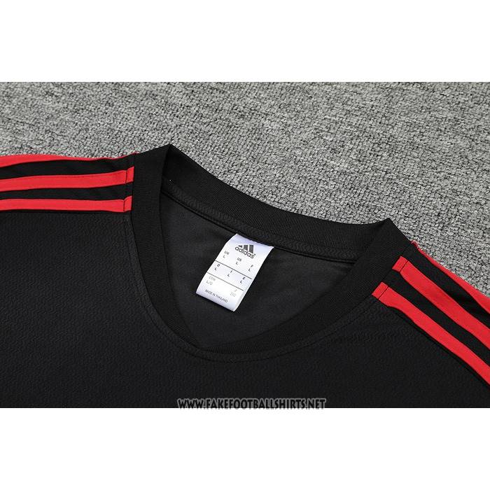 Tracksuit
 Bayern Munich Short Sleeve
 2022-2023 Black
 - Shorts
